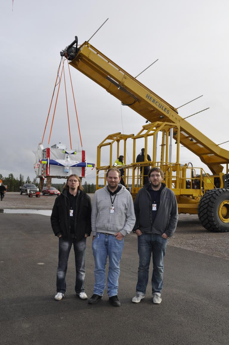 Abbildung 7: Das RETA-Team for der BEXUS13 Gondel